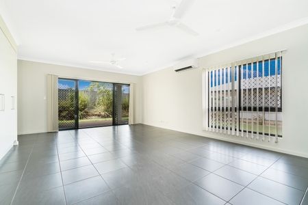 22 Brook Circuit, - Photo 2