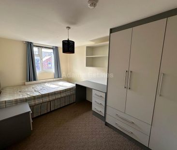 6 bedroom terraced house to rent - Photo 3