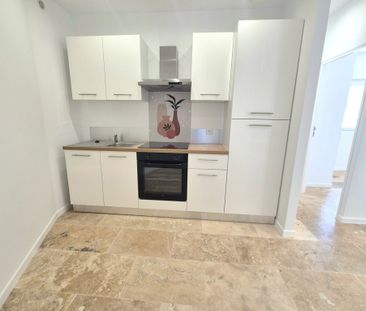 Location Appartement 2 pièces 33m² MARSEILLE 9ème - Photo 1