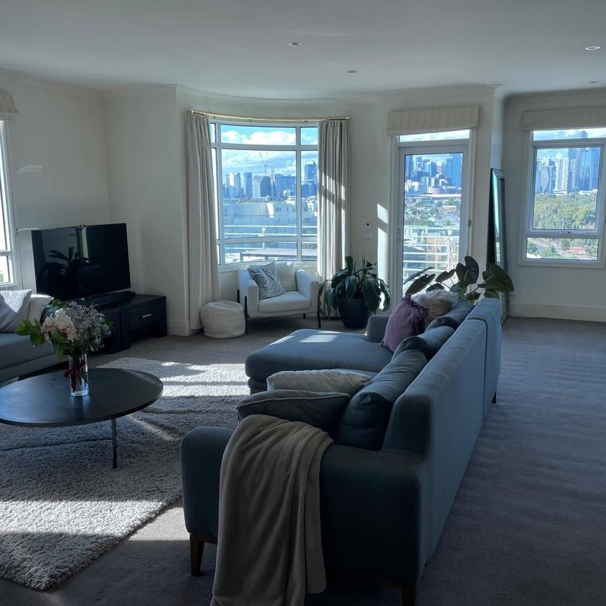 Port Melbourne - Photo 1