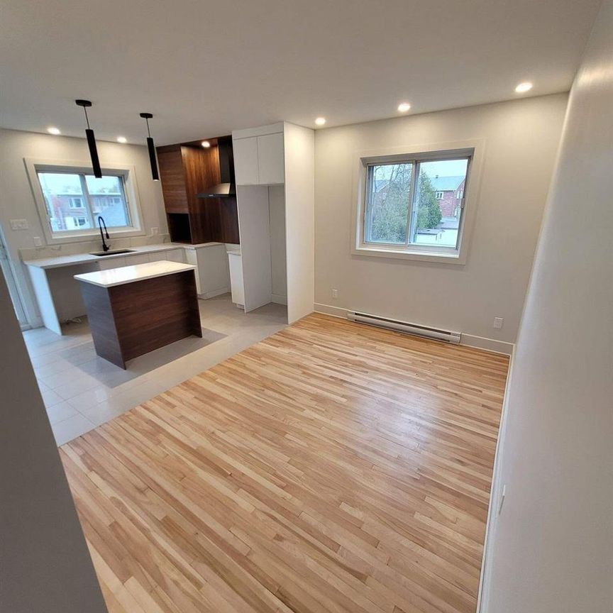 4½ Tranquille Rénové | WiFi, Stationnement, A/C Inclus - Photo 1