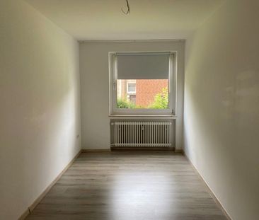 Renovierte 3-Zimmer-Wohnung mit Einbauküche - Foto 1