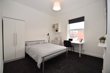 6 Bed End Terrace, Great Western Street, M14 - Photo 4