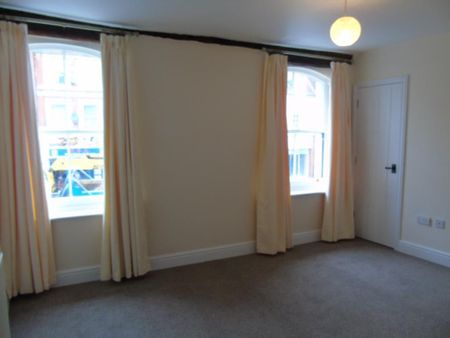 2 bedroom flat to rent - Photo 2