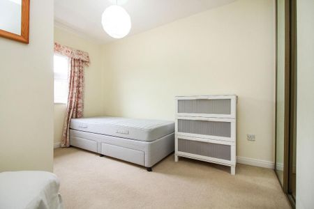 4 bedroom terraced house to rent - Photo 5