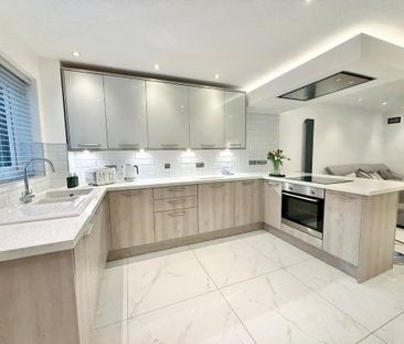 2 bedroom end of terrace house to rent - Photo 2