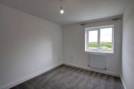 3 bedroom semi-detached house to rent - Photo 5