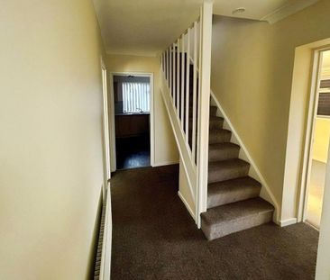 3 bedroom semi-detached house to rent - Photo 4