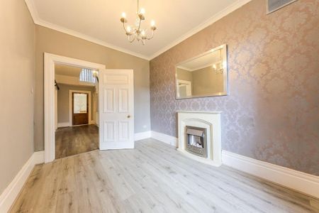 4 bedroom detached house to rent - Photo 2