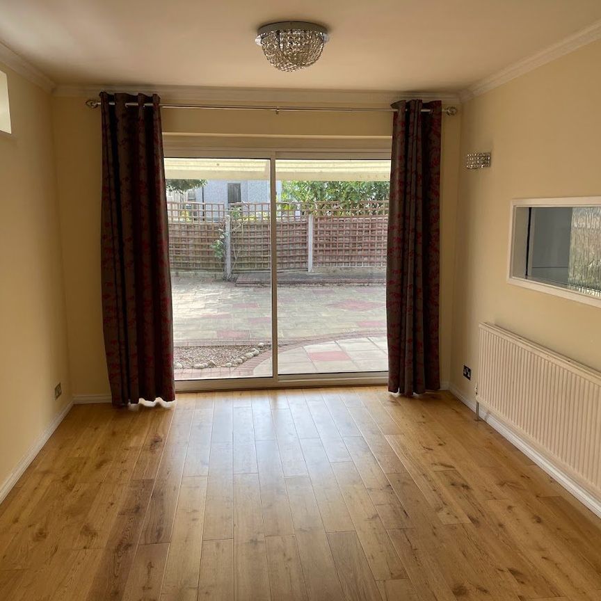 Worcester Park, KT4 (Detached) - Photo 1