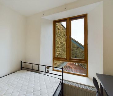 4 bedroom flat to rent - Photo 5