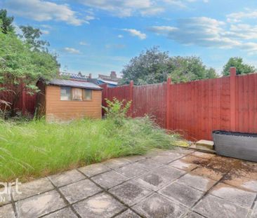1 bedroom in a house share to rent - Photo 2