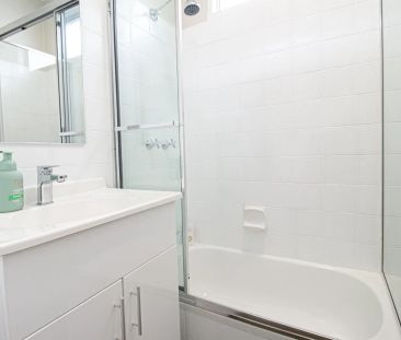 Newly Renovated Charming Family Home - Photo 2