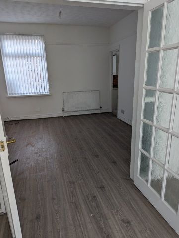 2 Bed Terraced House, Linwood Road, CH42 - Photo 3