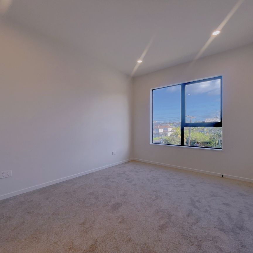 Mt Wellington- NEWLY built sunny THREE bedroom house - Photo 1