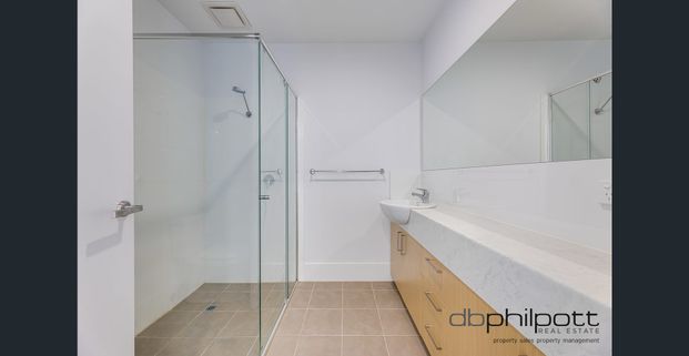 CONTEMPORARY TWO BEDROOM APARTMENT - Photo 1