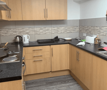 Self contained studio flat close to ilford station- 900 pcm -dss ac... - Photo 2
