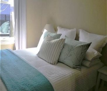 Charming & warm Villa in St Albans - Photo 4