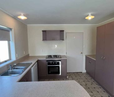 THREE BEDROOMS - HIGHBURY - Photo 2