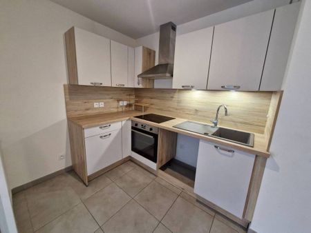 Location Appartement 3 pièces 68m² BOURGOIN JALLIEU 38300 - Photo 5