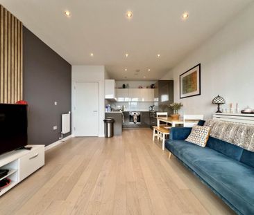 Guide Price £1,900 pcm - Available 21/07/2025 - Unfurnished - Photo 4