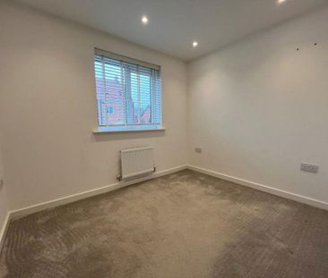 3 bedroom semi-detached house to rent - Photo 3