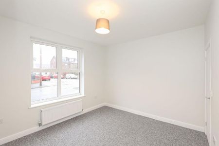 3 bedroom end of terrace house to rent - Photo 2