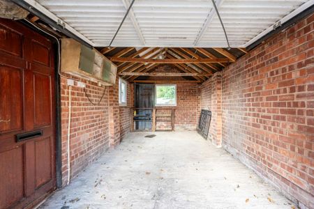 3 bedroom semi-detached house to rent - Photo 4