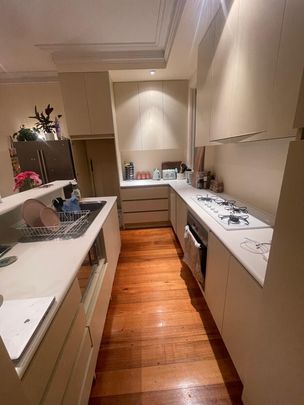 Elsternwick - Photo 1