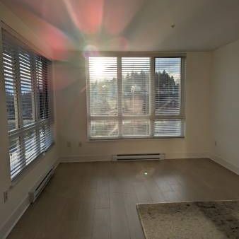 Corner Unit 3rd floor Spacious and Bright apartment for rent - Photo 1