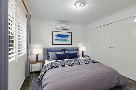 MODERN & LOW MAINTENANCE! - Photo 5