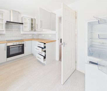 2 bedroom end of terrace house to rent - Photo 1