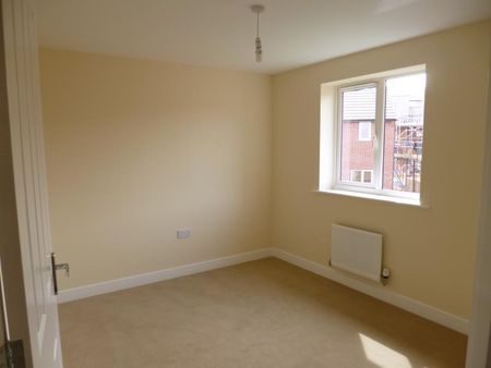 4 bedroom detached house to rent - Photo 4
