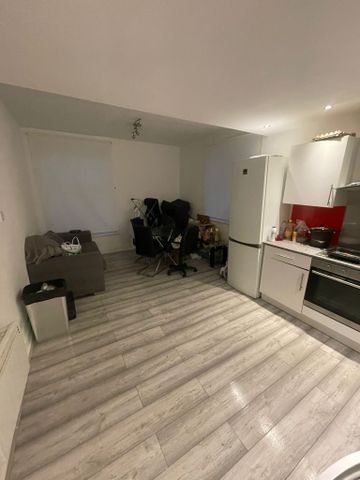 Granby Street Room 4 - Photo 5