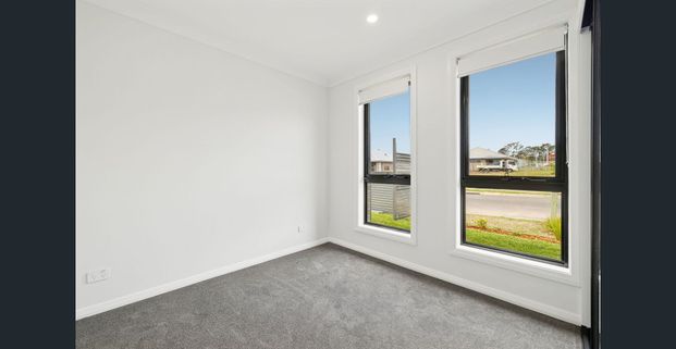 BRAND NEW GRANNY FLAT WITH GARAGE AND NORTH FACING COURTYARD! - Photo 1