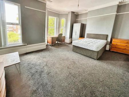 7 bedroom semi-detached house to rent - Photo 2