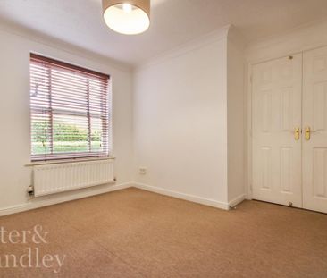 4 bedroom detached house to rent - Photo 3