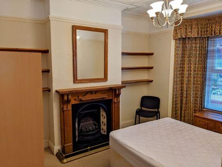 4 bedroom terraced house to rent - Photo 5