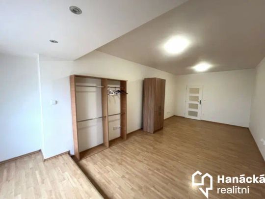 Pronájem pěkného bytu 2+kk v centru Olomouce, Zámečnická ul. - Photo 1