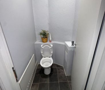 Room in a Shared House, Strode Road, N17 - Photo 6