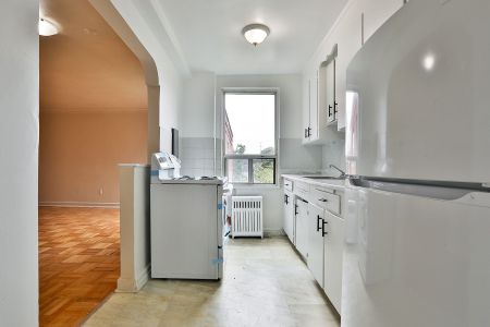 For Lease - 1969 Eglinton Avenue Unit# 310, Toronto, Ontario - Photo 3