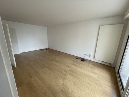 Location Appartement 3 pièces 76m² LILLE 59000 - Photo 2