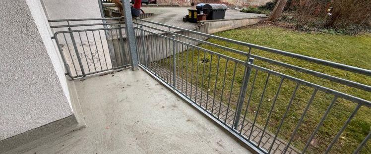 Großer und West-Balkon / Laminat / sep. Küche u.v.m. - Foto 1