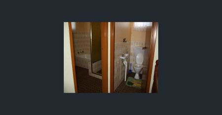 Spacious 4 Bedroom Home - Photo 2