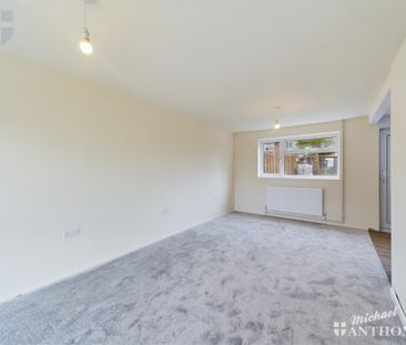 3 bedroom end of terrace house to rent - Photo 2