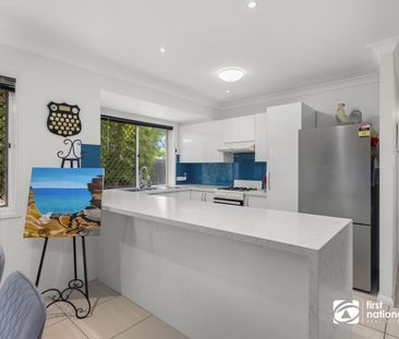 SPACIOUS LOWSET VILLA WITH LARGE YARD IN BEAUTIFUL BIRKDALE - Photo 6