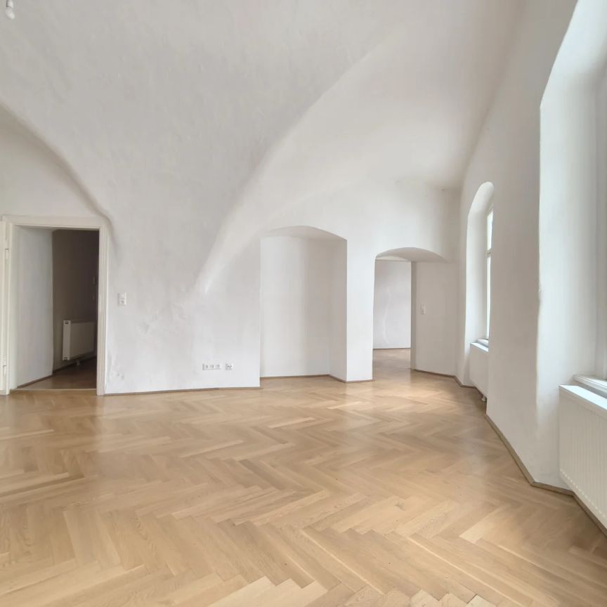 Erleben Sie Kremser Altstadt hautnah - Stilvolle 3-Zimmer-Wohnung mit Altbaucharme in Toplage - Unbefristet anmieten - Photo 1
