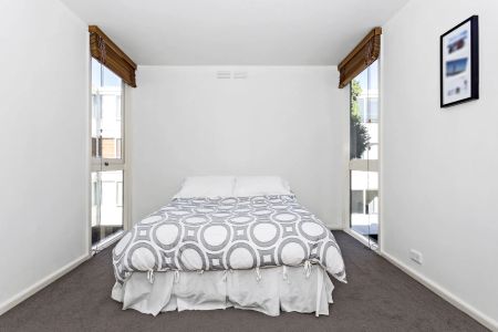 Spoil yourself in the heart of South Yarra - Photo 5