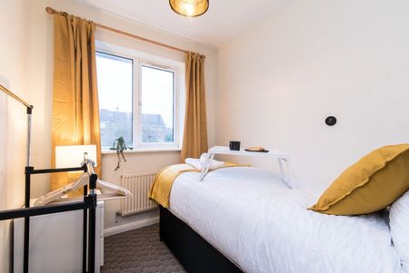 3 Bed Semi-Detached House, Perchfoot Close, CV1 - Photo 4