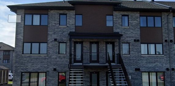 102 Rue De Britannia (Aylmer) Magnifique Logement De Style Condo 3 Chambres à Louer - Photo 2